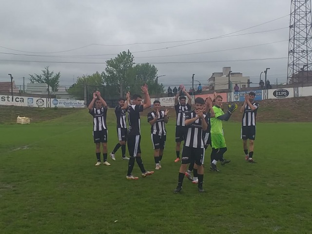 Estudiantes gole a Loma Negra y no le pierde pisada a Ferro